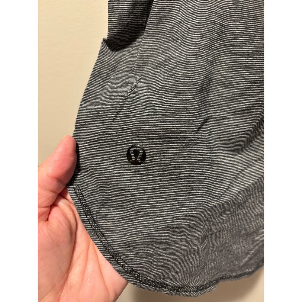 Lululemon Om Tee Heathered Stripe Size 10 - Picture 4 of 4